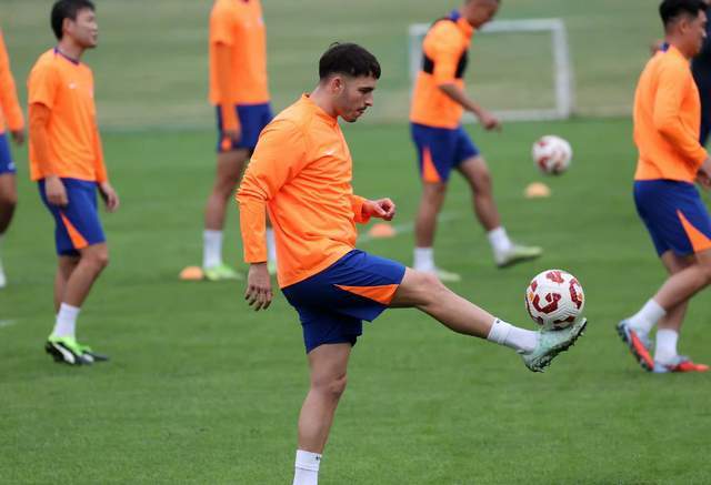 百家乐-洛佩斯转投西乙，泰山腾出外援名额，锻炼彭啸有功 邦本重返辽宁